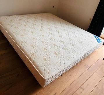 BeddenBODEM boxspring 1.80 x 2 METER beschikbaar voor biedingen
