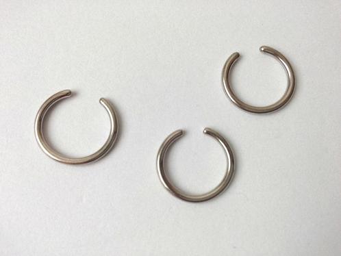 3 anneaux pour piercings en acier chirurgical 1.0 x 12 mm, Handtassen en Accessoires, Piercings, Gebruikt, Staal, Ophalen of Verzenden