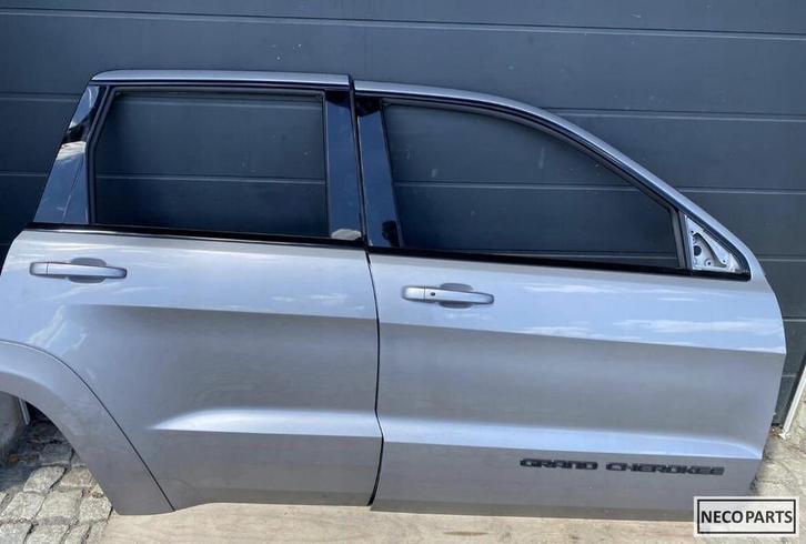 JEEP CHEROKEE WK2 SRT 8 PXJ PORTIER DEUR DEUREN OP AANVRAAG!, Auto-onderdelen, Carrosserie, Achterklep, Jeep, Achter, Gebruikt