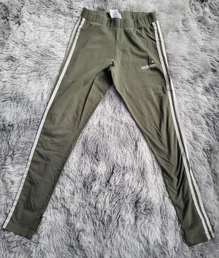 Legging Adidas Essentials 3-Bandes Kaki Olive - Taille M, Vêtements | Femmes, Leggings, Collants & Bodies, Porté, Legging, Taille 40/42 (M)