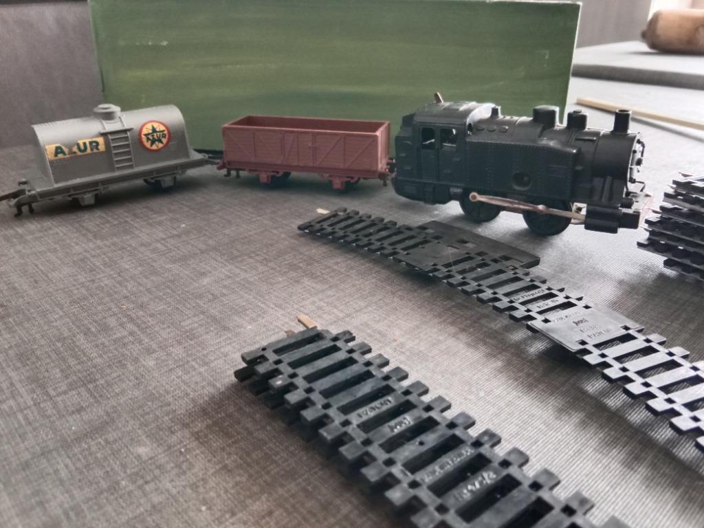 Maquette de trains electrique jouef  Model train layouts, Ho scale train  layout, Model trains