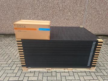 Volledige nieuwe set 24 zonnepanelen (9600wp) + 8kw omvormer beschikbaar voor biedingen