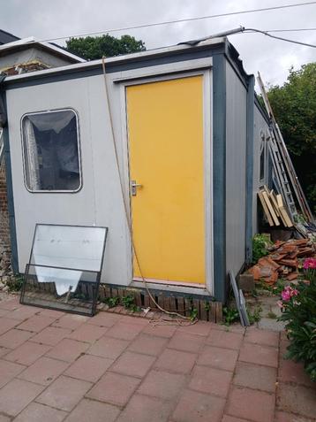 Container voor in de tuin beschikbaar voor biedingen