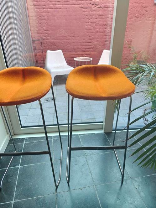 Design barkruk Offecct - 2 stuks, Huis en Inrichting, Barkrukken, Zo goed als nieuw, Ophalen