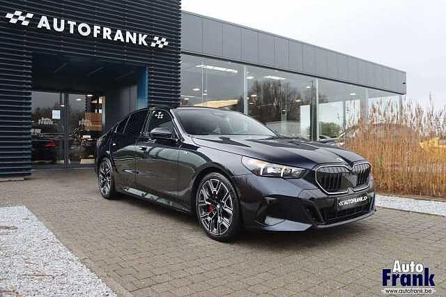 BMW 540 D / BERLNE / PANO / TREKHK / DRIV + PARK PRO / B&W, Autos, BMW, Entreprise, Série 5, 4x4, ABS, Phares directionnels, Régulateur de distance