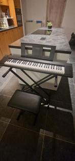 Yamaha NP-12 digitale piano + statief, bank en hoofdtelefoon, Muziek en Instrumenten, 61 toetsen, Aanslaggevoelig, Ophalen of Verzenden