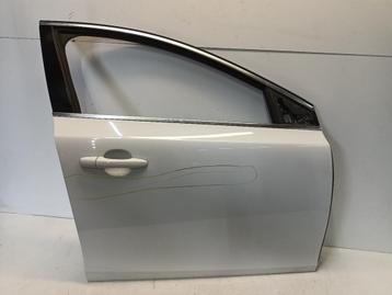 PORTIER RECHTS VOOR Volvo V40 (MV) (01-2012/08-2019) beschikbaar voor biedingen