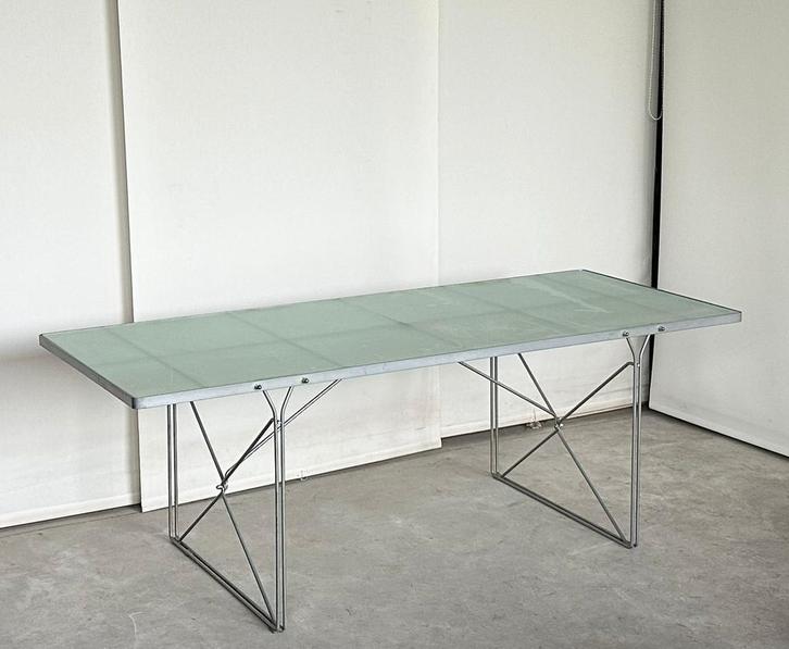 Eetkamertafel “Moment” by Niels Gammelgaard, Antiquités & Art, Antiquités | Meubles | Tables, Enlèvement