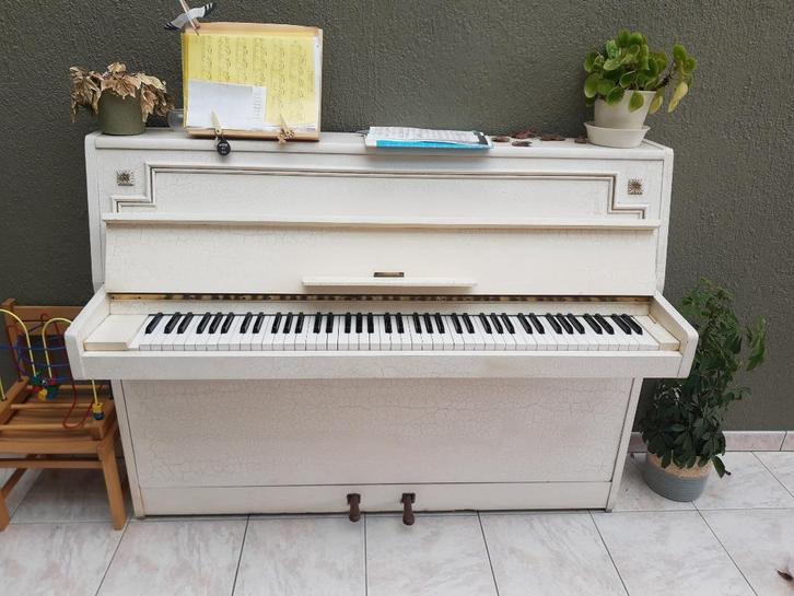 Witte buffet Piano (gratis bij zelf ophalen), Muziek en Instrumenten, Piano's, Gebruikt, Piano, Wit, Ophalen