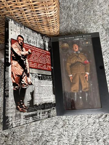 1/6 genummerde figuur van Adolf Hitler - Drastic Plastic beschikbaar voor biedingen