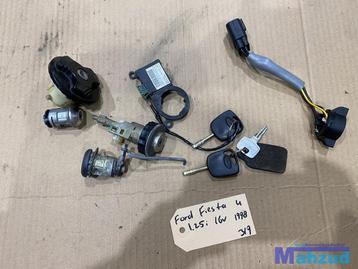 FORD FIESTA 4 contactslot met sleutel set beschikbaar voor biedingen