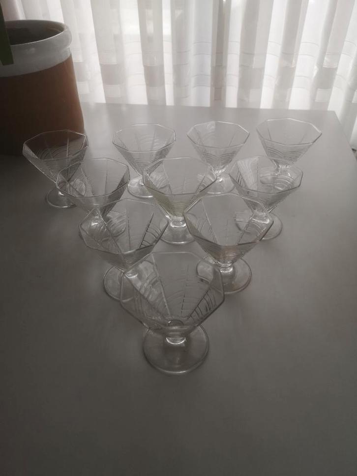 Zeshoekig coupe glazen op voet, Collections, Verres & Petits Verres, Enlèvement ou Envoi