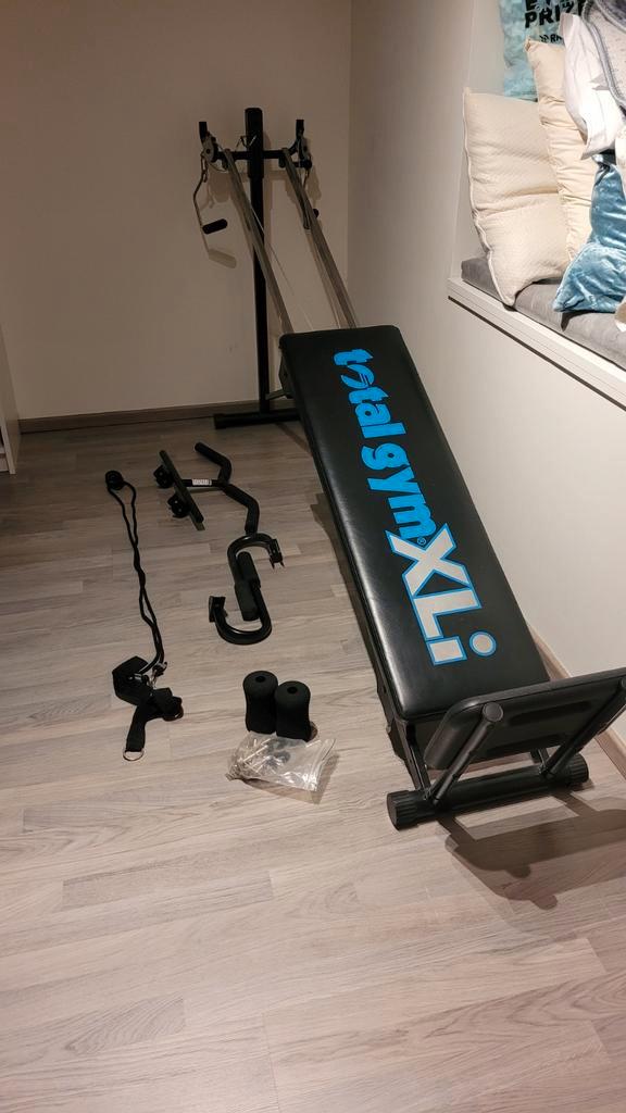 Krachtstation met accesoires (kracht / pilates), Sport en Fitness, Fitnessapparatuur, Krachtstation, Ophalen