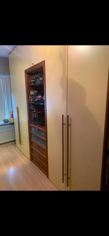 Armoire garde-robe et penderie  beschikbaar voor biedingen