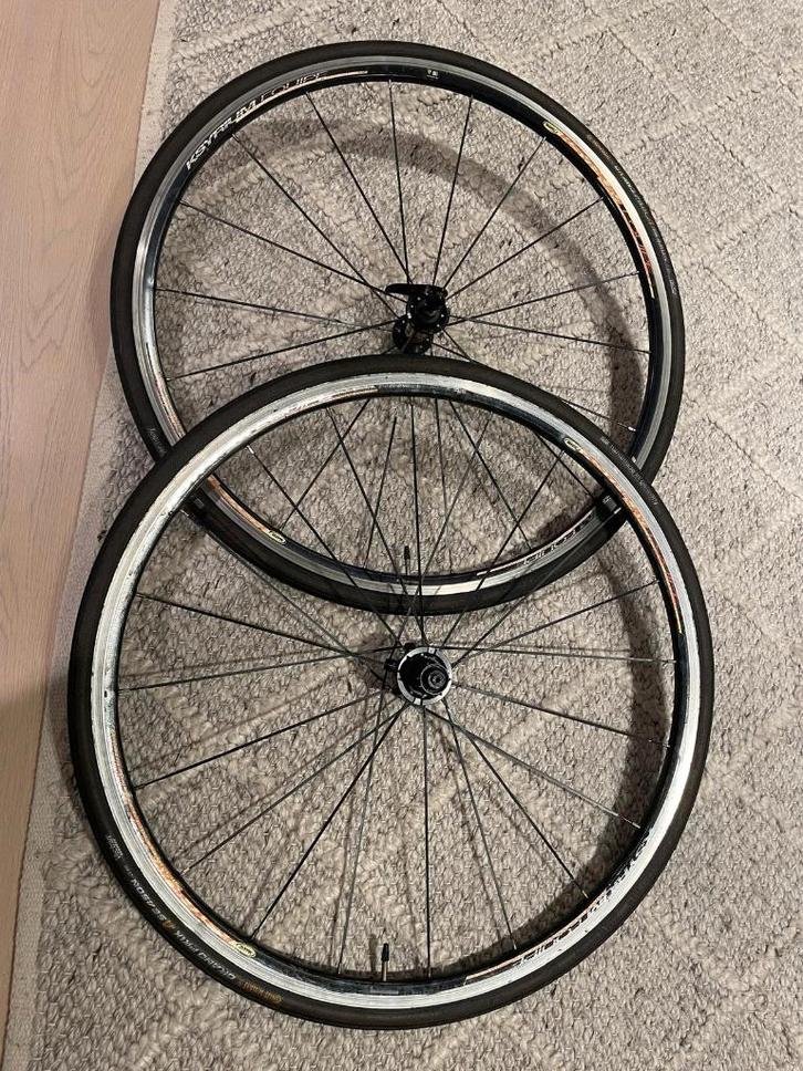 Paire de roues Mavic route – compatibles Campagnolo, Vélos & Vélomoteurs, Vélos & Cyclomoteurs Autre, Utilisé, Enlèvement