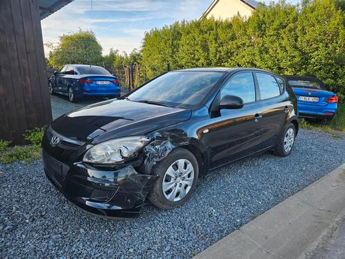 Hyundai i30 2008 accidentée et bruit moteur, Auto's, Hyundai, Particulier, i30, Benzine, 5 deurs, Handgeschakeld, Zwart, Ophalen