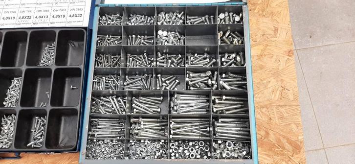 bouten en moeren vijzen assortiment koffer Haheti, Doe-het-zelf en Bouw, IJzerwaren en Bevestigingsmiddelen, Schroeven, Ophalen of Verzenden