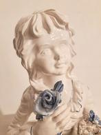 Groot porseleinen beeld – Capodimonte stijl – handgemaakt –, Antiek en Kunst, Antiek | Porselein, Ophalen