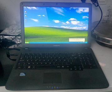 vintage windows XP laptop 15.4 inch 3GB ram core duo T4500  beschikbaar voor biedingen