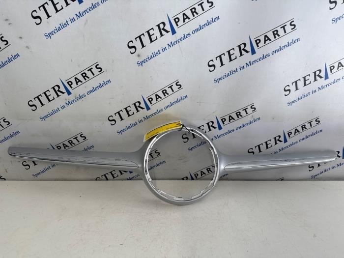 Calandre d'un Mercedes E-Klasse, Autos : Pièces & Accessoires, Carrosserie & Tôlerie, Mercedes-Benz, Utilisé, 3 mois de garantie