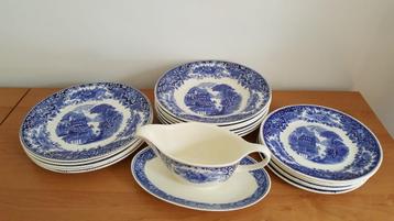 Ensemble Assiettes + Saucière, Ancienne vaisselle, Céramique, Enlèvement