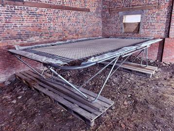 Trampoline beschikbaar voor biedingen