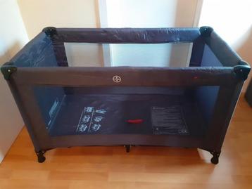opvouwbaar babyreisbed en matras beschikbaar voor biedingen