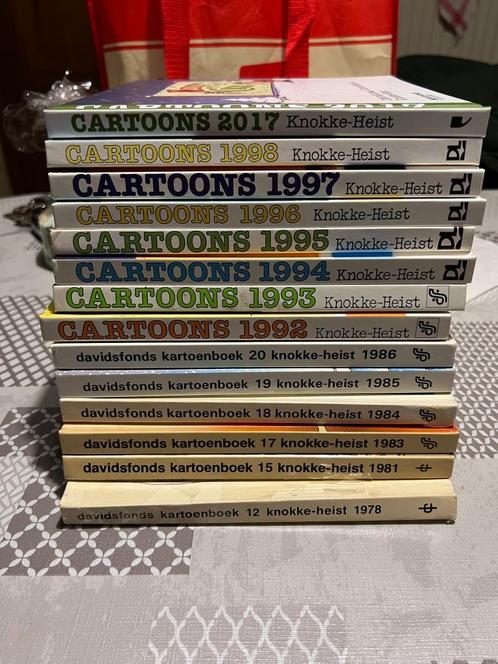 Pakket Davidsfonds Kartoenboek, Knokke Heist 14 stuks, Boeken, Humor, Gelezen, Cartoons, Ophalen of Verzenden