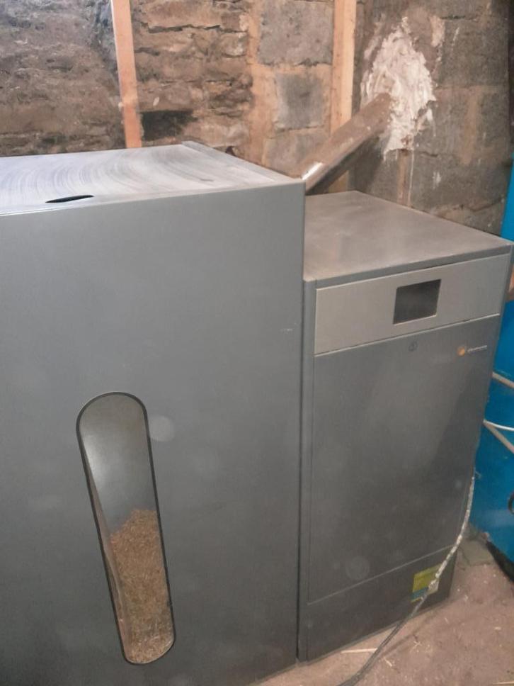 Chaudière à pelette., Doe-het-zelf en Bouw, Verwarming en Radiatoren, Zo goed als nieuw, Cv-ketel of Combi-ketel, 200 tot 500 watt