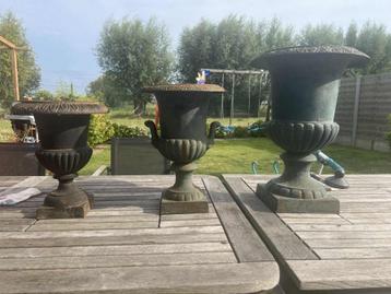 vieux pots de fleurs en fonte, Enlèvement