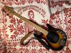 StingRay bass, Muziek en Instrumenten, Snaarinstrumenten | Gitaren | Bas, Ophalen, Zo goed als nieuw, Elektrisch