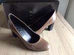 Love pumps maat 36, Kleding | Dames, Pumps, Beige, Ophalen of Verzenden, Zo goed als nieuw