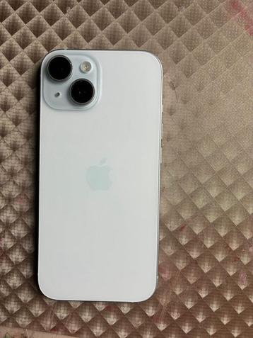 Iphone 15 met doos beschikbaar voor biedingen