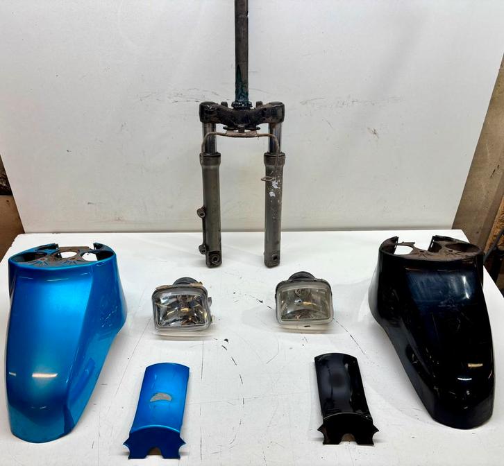 Veel onderdelen Sym Tonik 2015 12K, Fietsen en Brommers, Brommeronderdelen | Scooters, Gebruikt, SYM, Koplamp, Ophalen of Verzenden