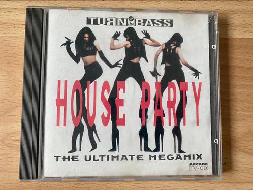 Turn up the bass house party megamix, Cd's en Dvd's, Cd's | Dance en House, Zo goed als nieuw, Dance Populair, Ophalen of Verzenden