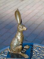 beeld, het konijn met grote oren in brons gesigneerd., Antiek en Kunst, Ophalen of Verzenden, Brons