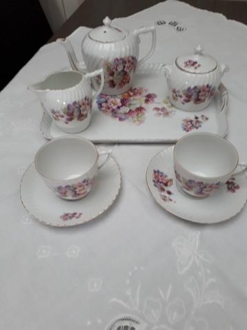 Thee servies thee for two beschikbaar voor biedingen