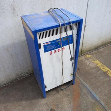 Heftrucklader 24 v 100 Ah Accu lader oplader beschikbaar voor biedingen