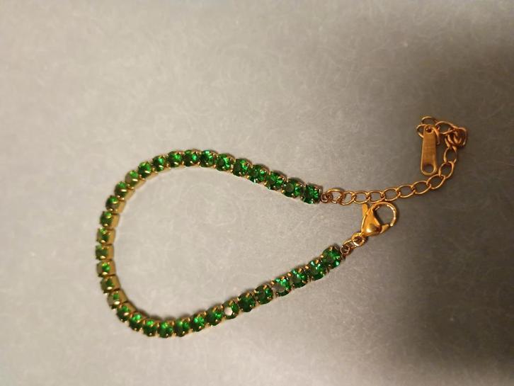 Armband 18k met groene zirkonias, Handtassen en Accessoires, Armbanden, Nieuw, Ophalen of Verzenden