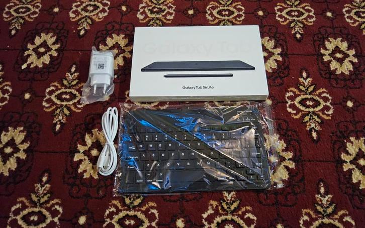 Samsung Galaxy Tab S6 Lite, nieuwe met accessoires, Computers en Software, Android Tablets, Ophalen of Verzenden