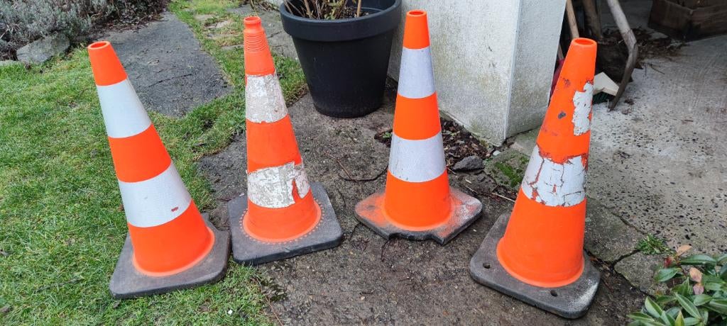 Cônes de signalisation, Bricolage & Construction, Bricolage & Rénovation Autre, Enlèvement ou Envoi, Utilisé