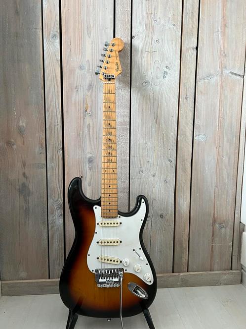 80’s Fender stratocaster (Japan), Musique & Instruments, Instruments à corde | Guitares | Électriques, Utilisé, Solid body, Fender