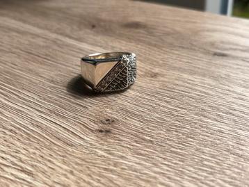 Cherish ring van Clocks and Colours beschikbaar voor biedingen
