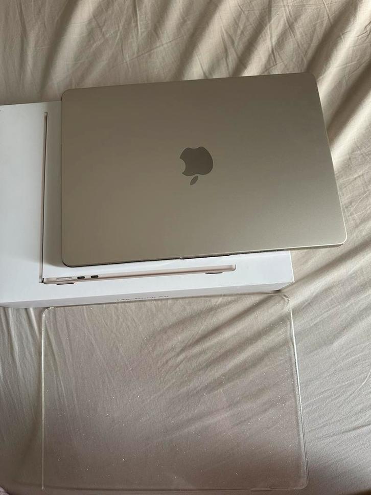 Macbook 2024 M3 sterrenlicht + beschermglas, hoes & tas, Computers en Software, Apple Macbooks, Zo goed als nieuw, MacBook Air
