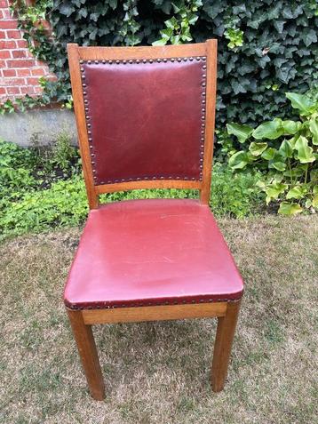 Vintage stoelen beschikbaar voor biedingen