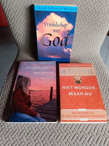 3 spirituele boeken beschikbaar voor biedingen