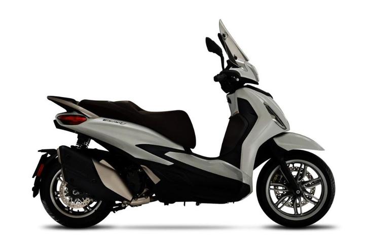 Piaggio Beverly 400 HPE [Vergunning] [Boete .0%] [-5%], Motoren, Motoren | Piaggio, Bedrijf, Scooter, 12 t/m 35 kW, 1 cilinder