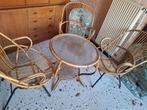 3 rotan stoelen en tafeltje, Ophalen, Zo goed als nieuw, Rotan