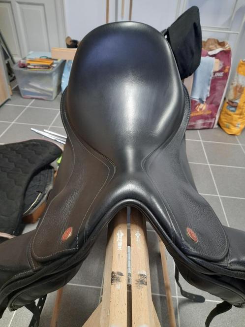 Dressuurzadel Kent&Masters 17 inch, Dieren en Toebehoren, Paarden en Pony's | Zadels, Zo goed als nieuw, Dressuur, Ophalen of Verzenden