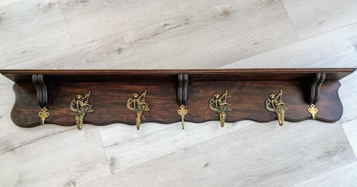 Meerdere klassieke muurhaken messing/koper op hout, Antiek en Kunst, Curiosa en Brocante, Ophalen